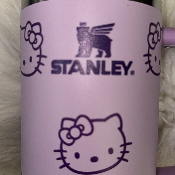 Stanley X Hello Kitty 40oz Tumbler NEW - Picture 4 of 7